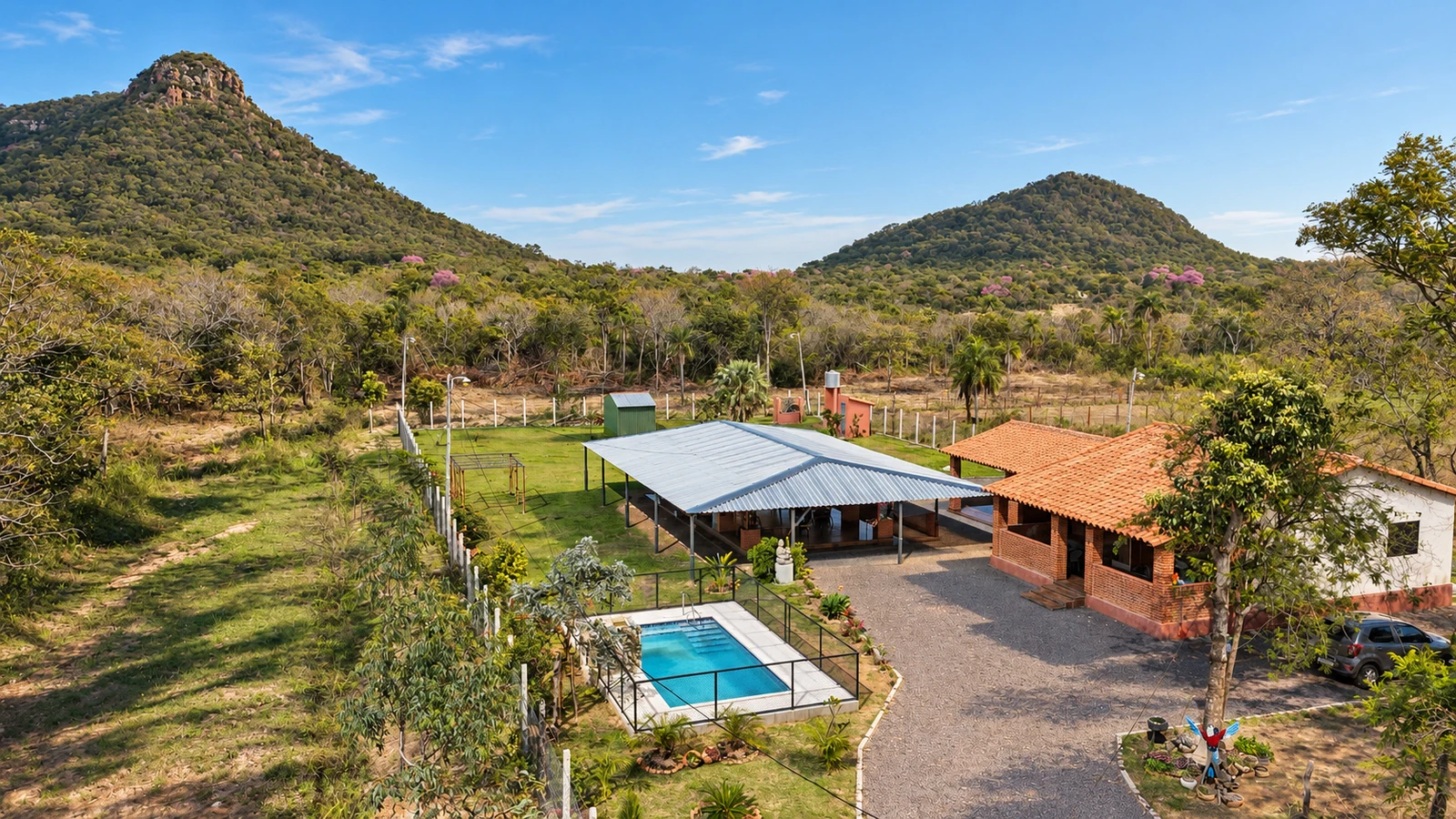 Recreación de la vista aérea del santuario entre los dos cerros.
